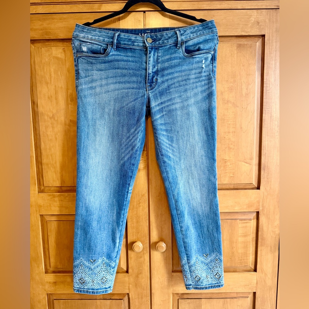 White House Black Market ‘The Skinny Crop’ Embroidered Ankle Jeans Size 10 - Picture 2 of 16